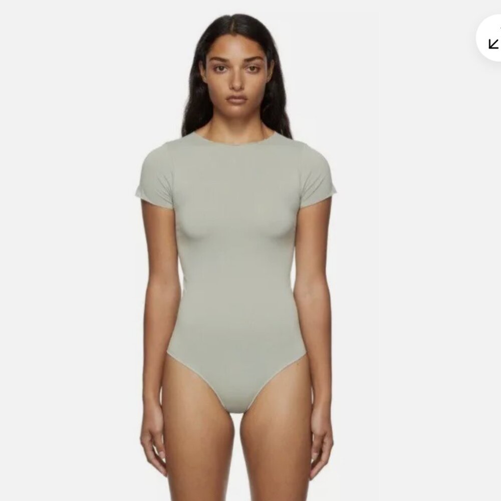 SKIMS Essential T Shirt Thong Bodysuit Stone Size Small Stretch Cotton